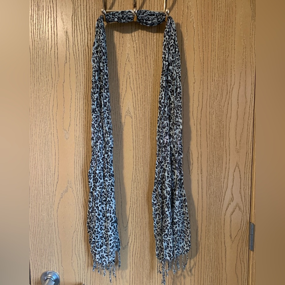 Elegant Black and White Textured Wrap
